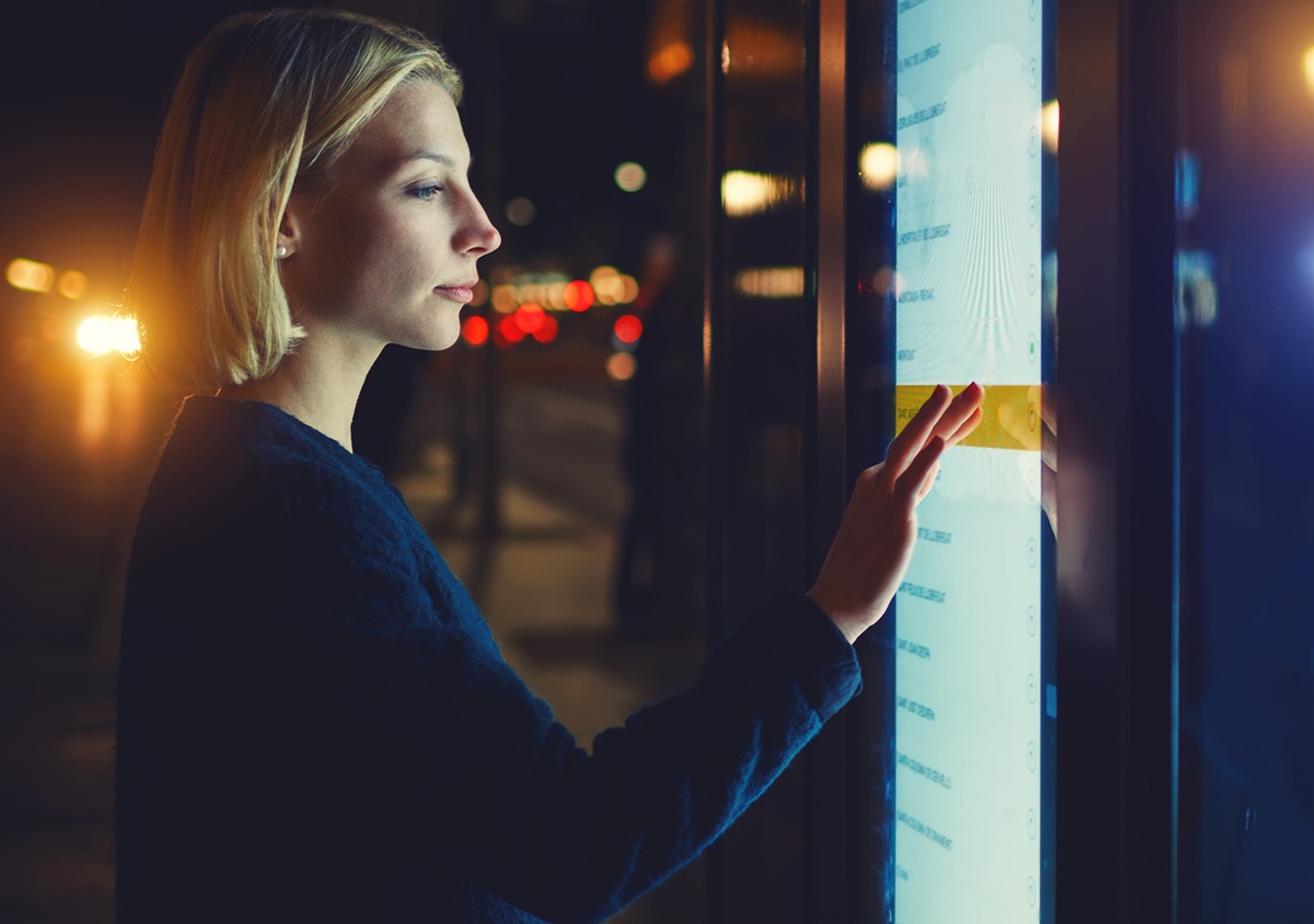 2-Touch-Screen-Signage Touch Screens